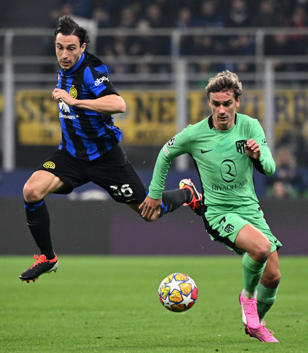 NBA-湖人VS老鹰 詹姆斯单臂爆扣