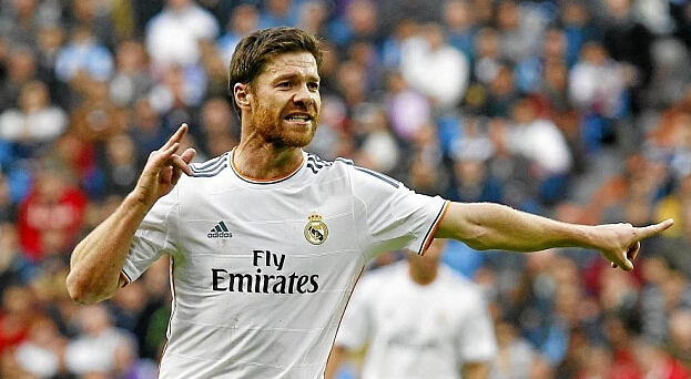 [德甲]门将扑救脱手 奥尔班门前补射破门