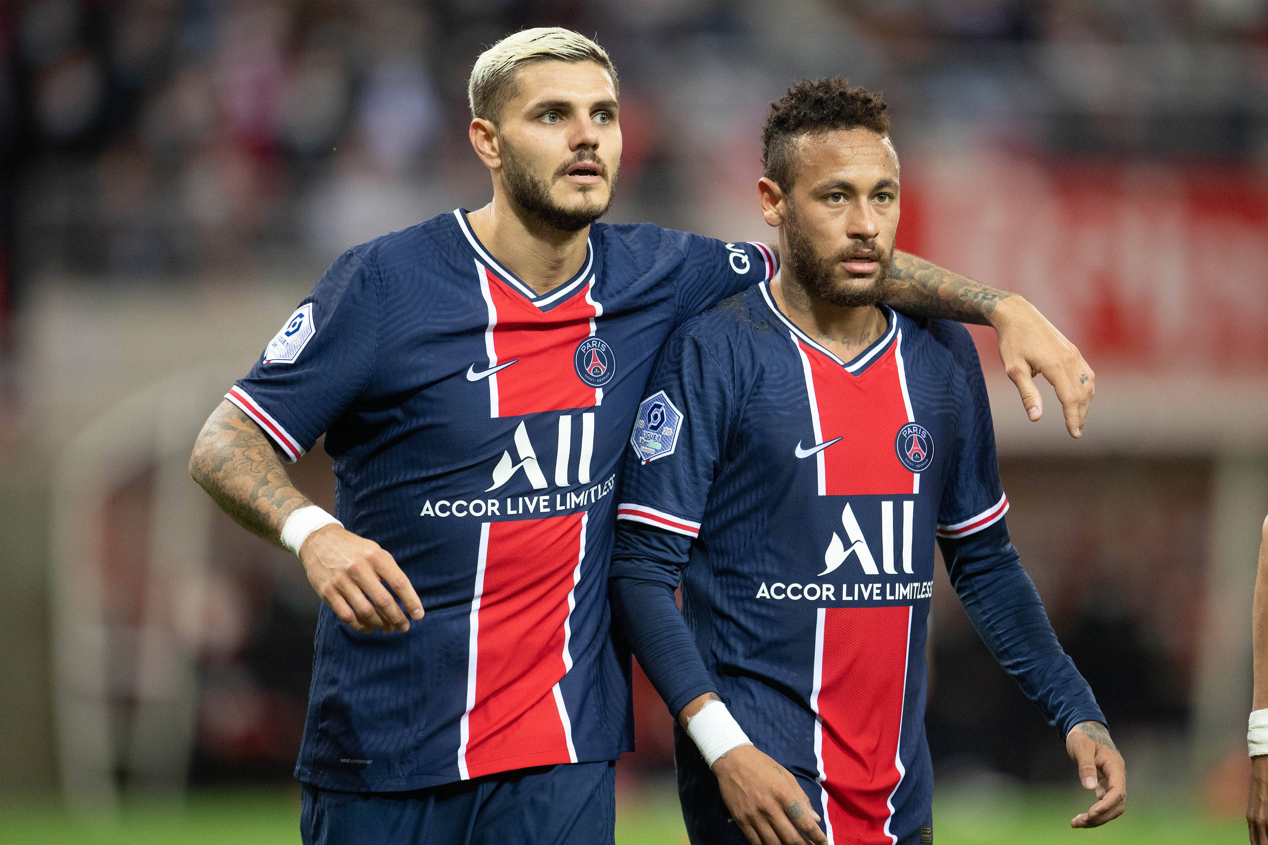 杨瀚森拼抢地板球时后脑勺受到撞击，本人回应：问题不大，谢谢大家关心